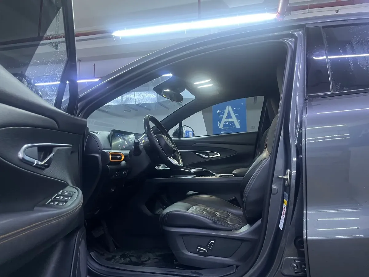 2022 ChangAn UNI-T 1.5T 188HP L4 7DCT,autocango,china used car exporter,china ev exporter,chinese used car exporter,chinese used ev exporter