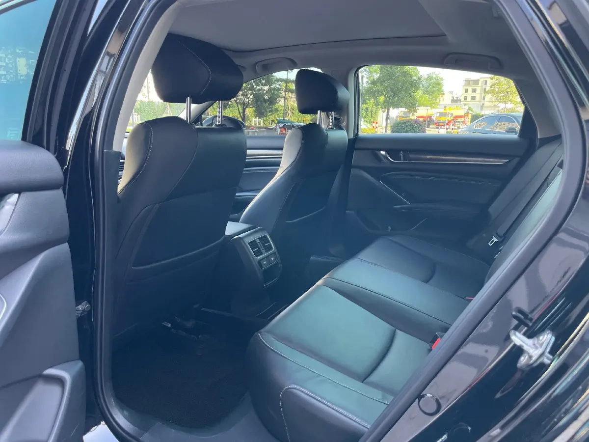 2022 Honda Accord 1.5T 194HP L4 CVT,autocango,china used car exporter,china ev exporter,chinese used car exporter,chinese used ev exporter