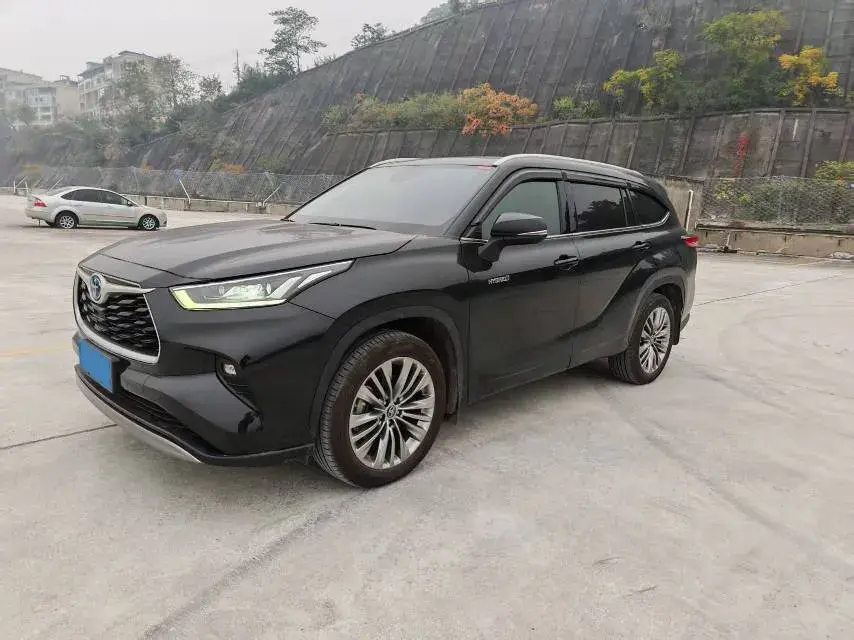 2022 Toyota Highlander 2.5L 192HP L4 E-CVT Hybrid