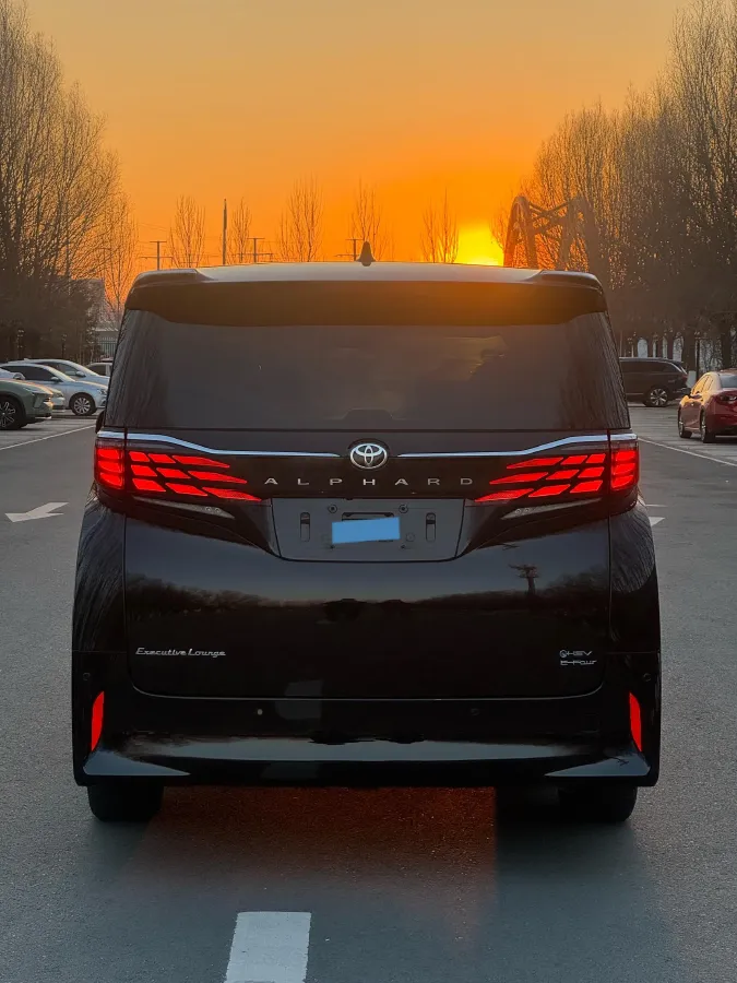 2024 Toyota Alphard 2.5L 190HP L4 E-CVT Hybrid,autocango,china used car exporter,china ev exporter,chinese used car exporter,chinese used ev exporter