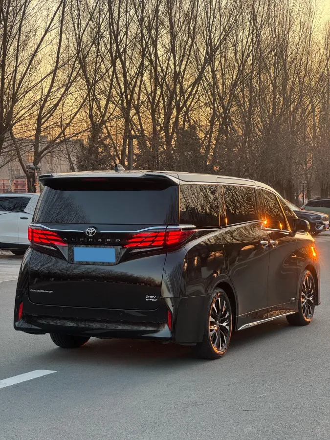 2024 Toyota Alphard 2.5L 190HP L4 E-CVT Hybrid,autocango,china used car exporter,china ev exporter,chinese used car exporter,chinese used ev exporter