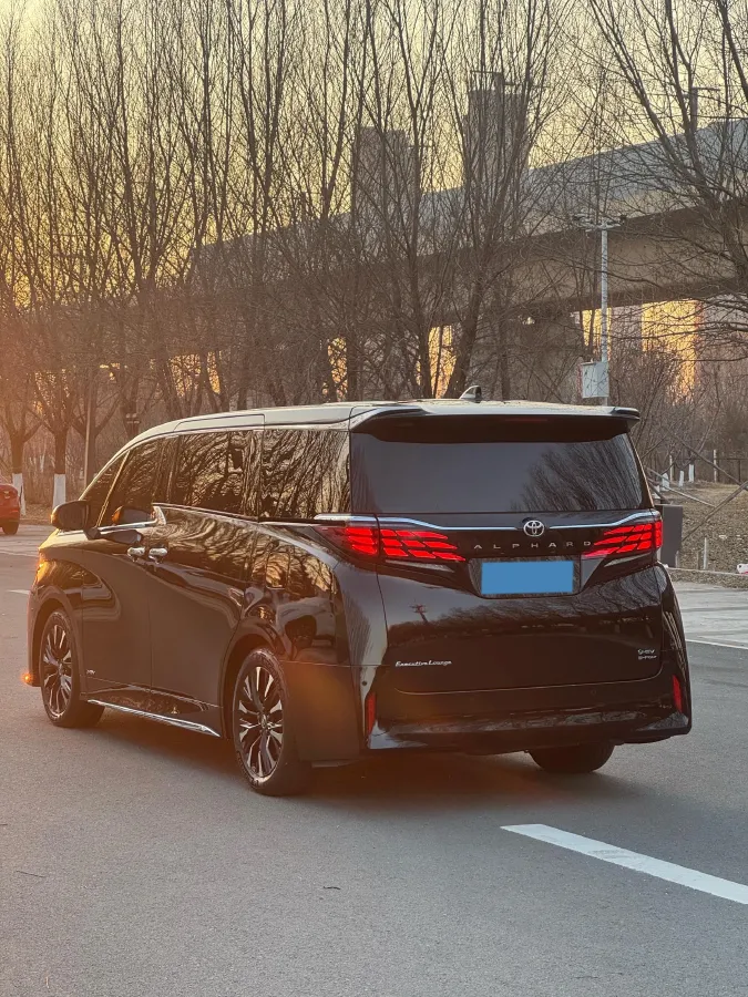 2024 Toyota Alphard 2.5L 190HP L4 E-CVT Hybrid,autocango,china used car exporter,china ev exporter,chinese used car exporter,chinese used ev exporter