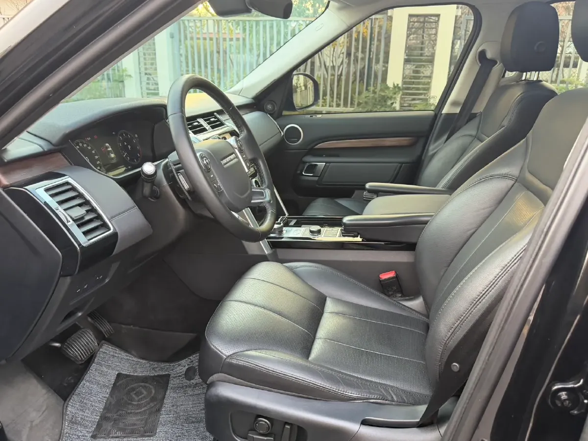 2018 Land Rover Discovery 3.0T 340HP V6 8AT,autocango,china used car exporter,china ev exporter,chinese used car exporter,chinese used ev exporter