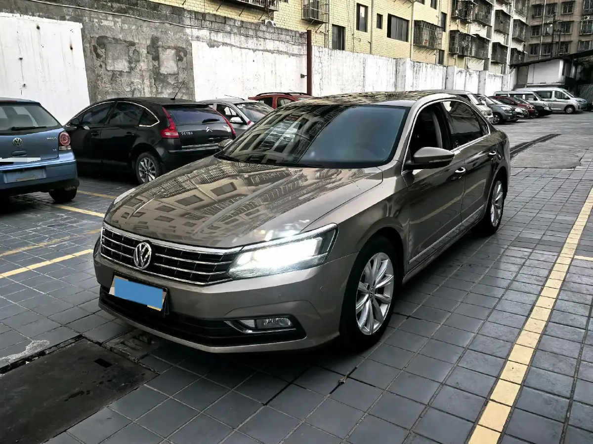 2017 Volkswagen Passat 1.8T 180HP L4 7DCT