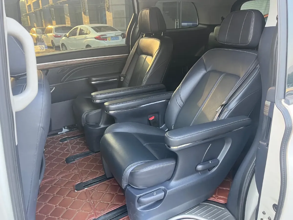 2021 GAC Trumpchi M8 2.0T 252HP L4 8AT,autocango,china used car exporter,china ev exporter,chinese used car exporter,chinese used ev exporter