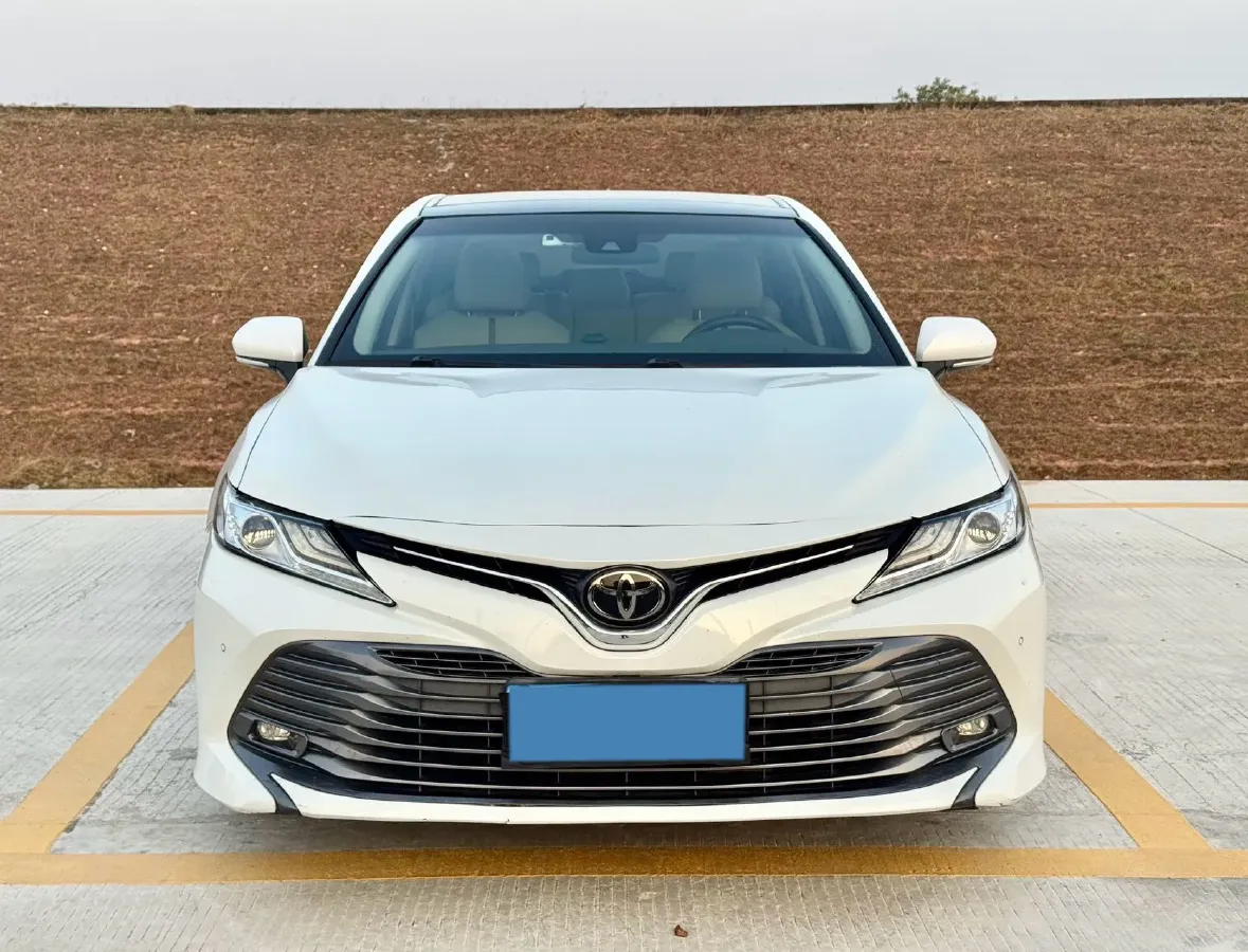2018 Toyota Camry 2.5L 209HP L4 8AT,autocango,china used car exporter,china ev exporter,chinese used car exporter,chinese used ev exporter
