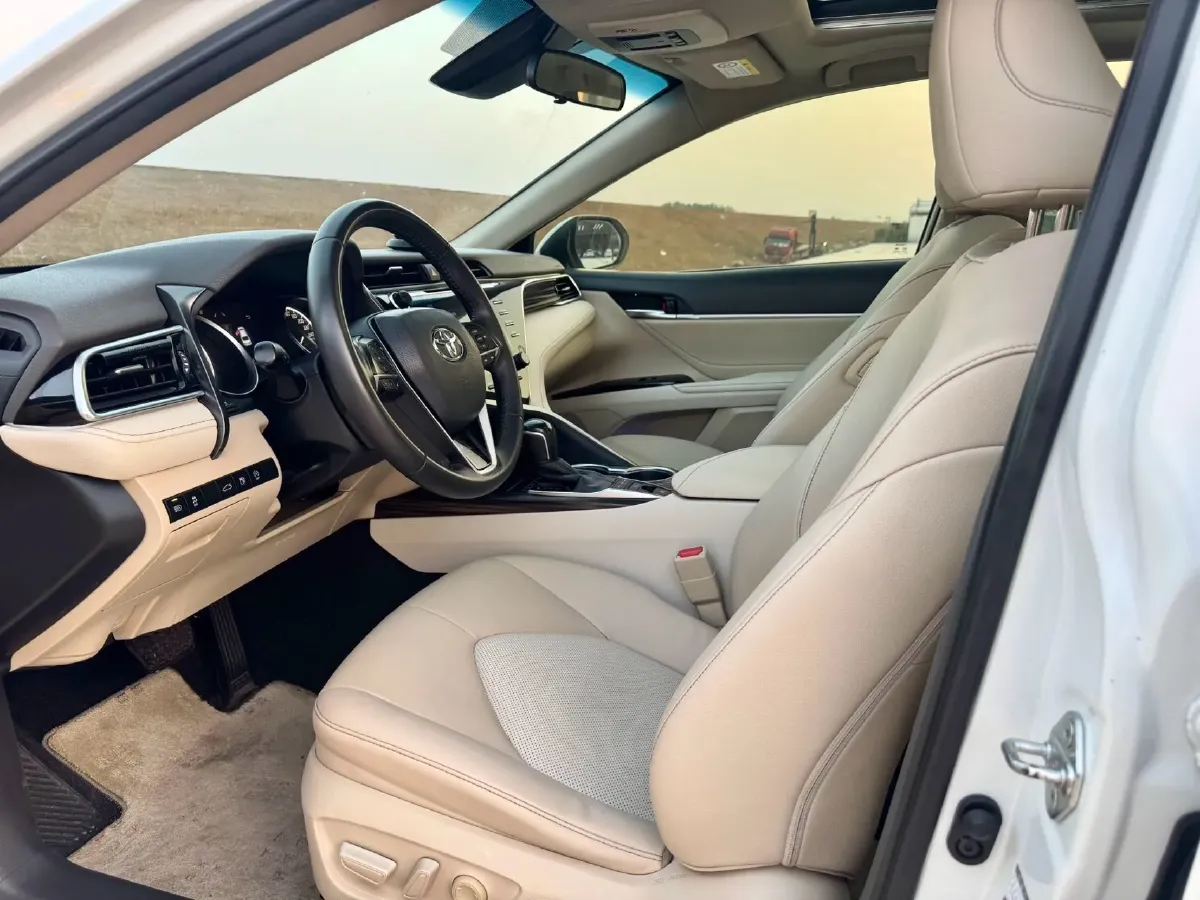 2018 Toyota Camry 2.5L 209HP L4 8AT,autocango,china used car exporter,china ev exporter,chinese used car exporter,chinese used ev exporter