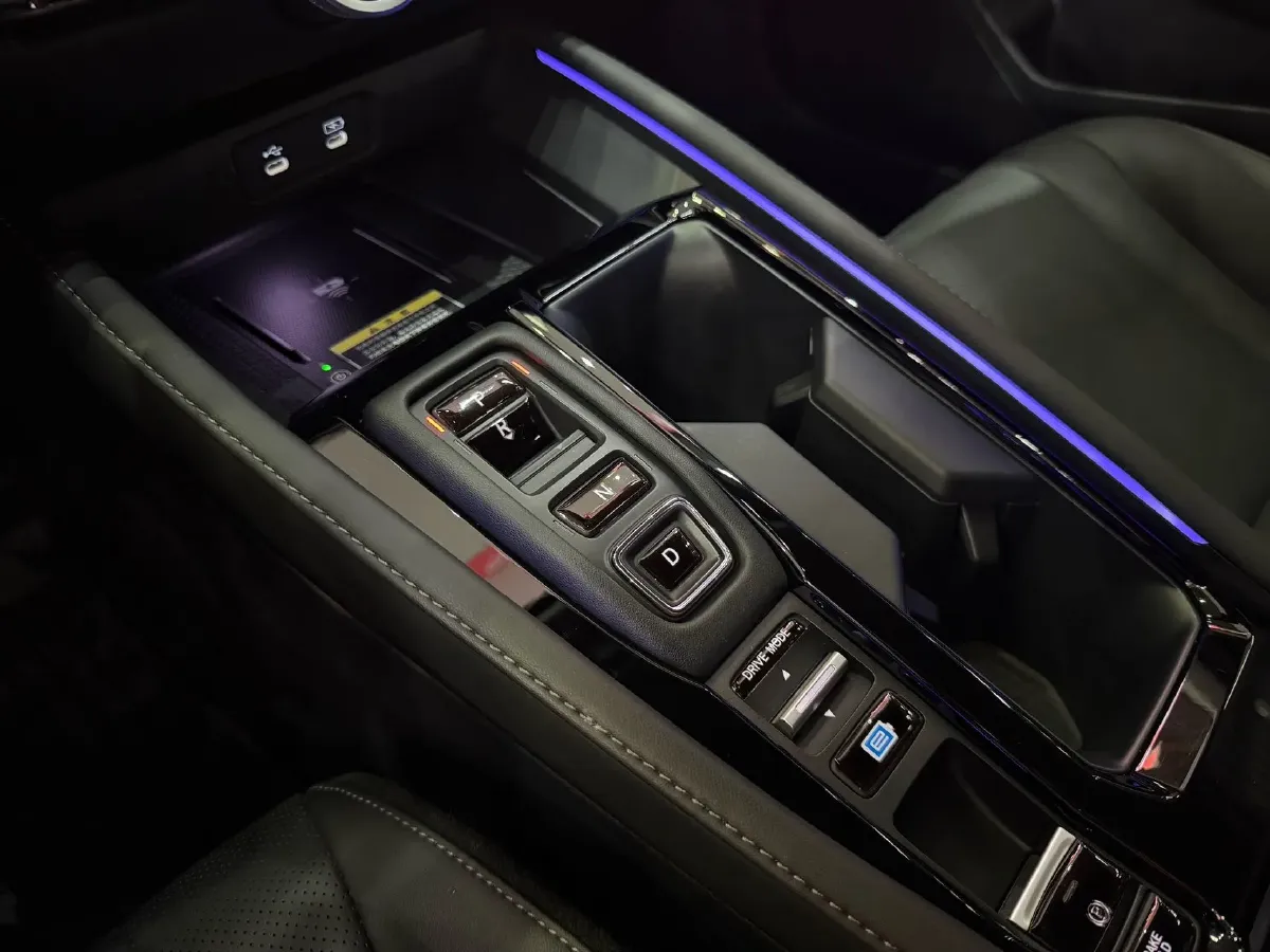 2023 Honda Accord 2.0L 148HP L4 E-CVT PHEV 17.7KWH,autocango,china used car exporter,china ev exporter,chinese used car exporter,chinese used ev exporter