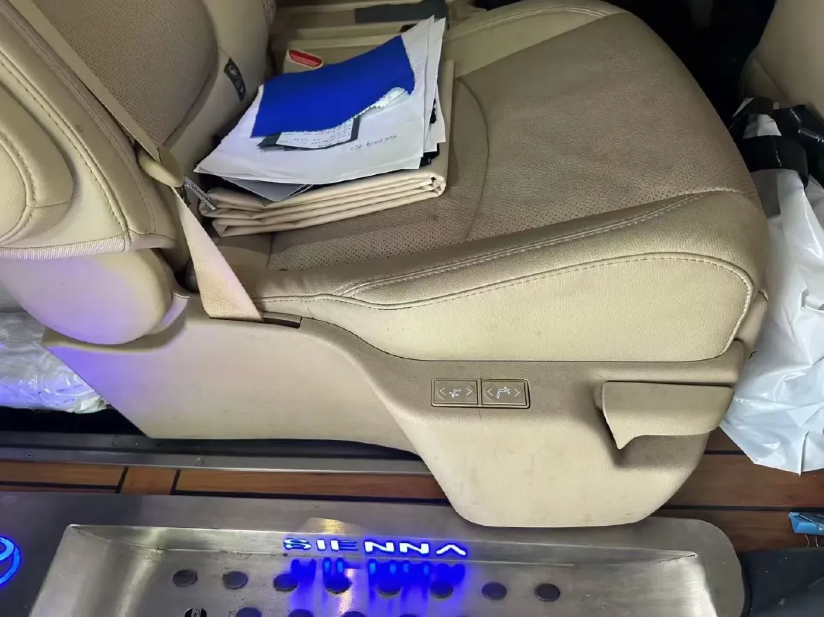 2021 Toyota Sienna 2.5L 192HP L4 E-CVT Hybrid,autocango,china used car exporter,china ev exporter,chinese used car exporter,chinese used ev exporter