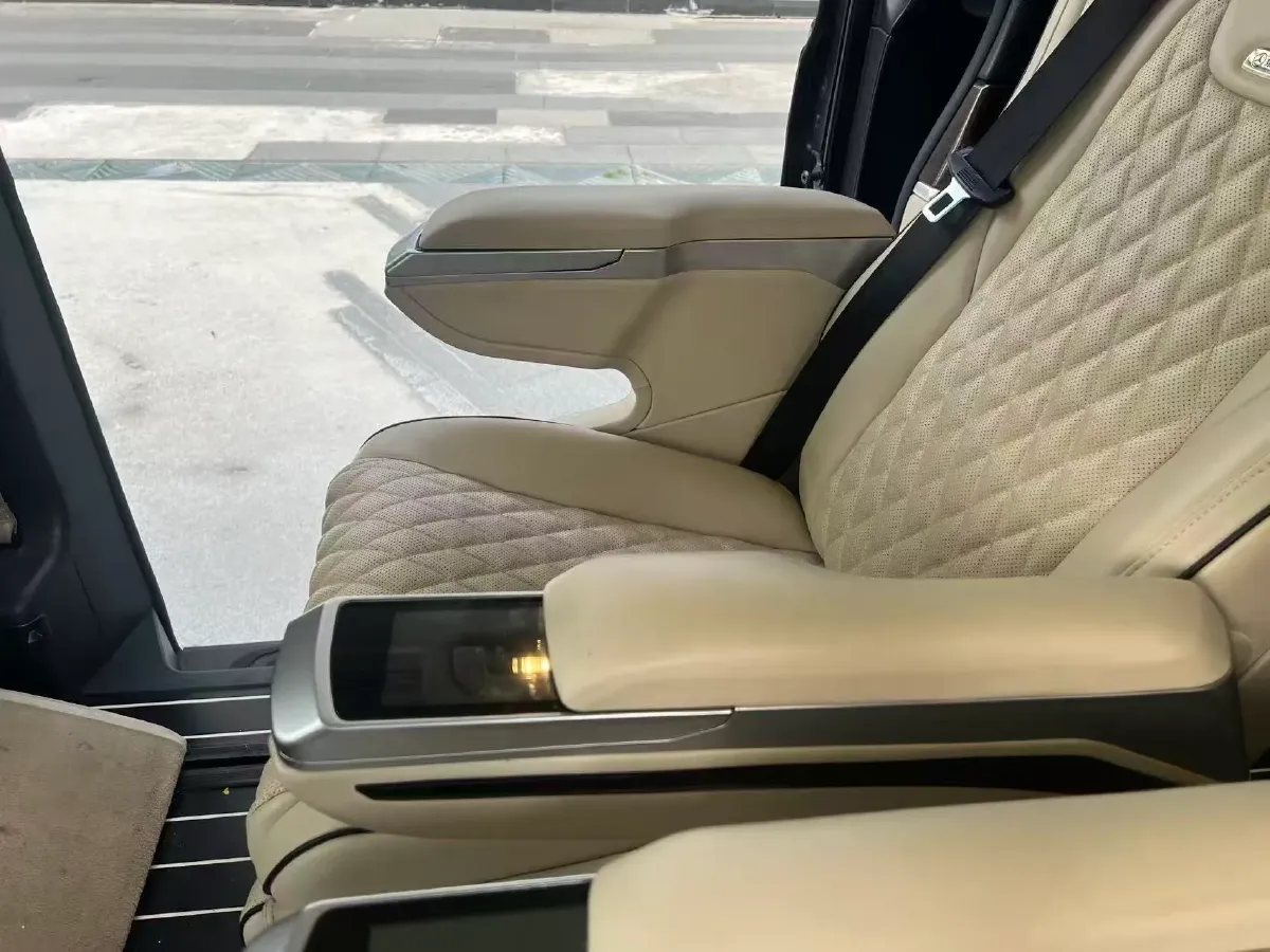 2022 Mercedes-Benz V Class 2.0T 211HP L4 9AT,autocango,china used car exporter,china ev exporter,chinese used car exporter,chinese used ev exporter