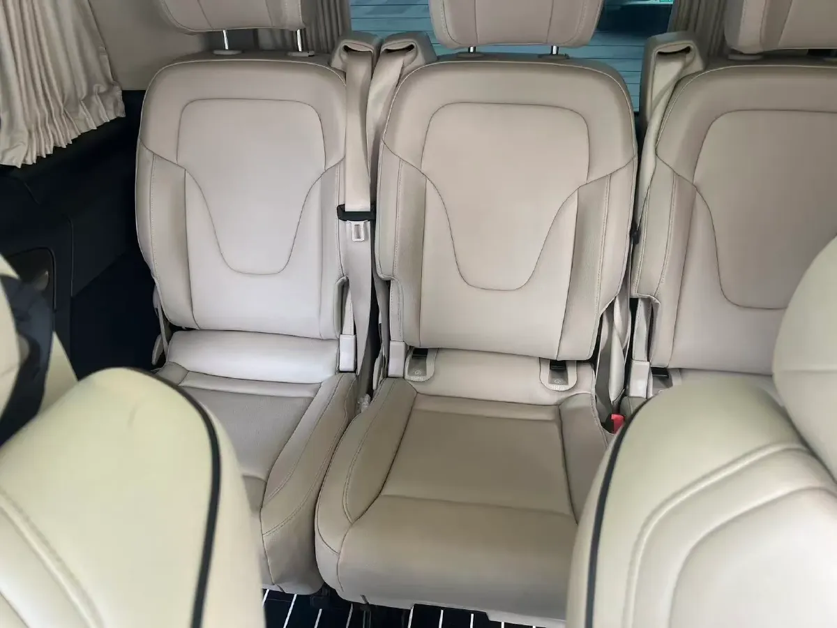 2022 Mercedes-Benz V Class 2.0T 211HP L4 9AT,autocango,china used car exporter,china ev exporter,chinese used car exporter,chinese used ev exporter