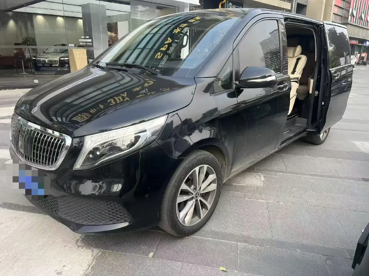 2022 Mercedes-Benz V Class 2.0T 211HP L4 9AT