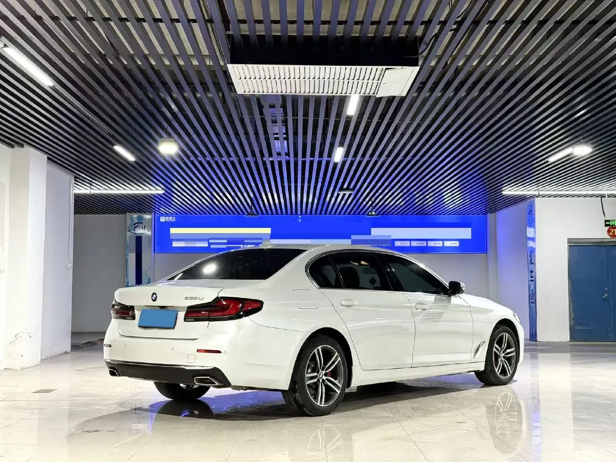 2021 BMW 5 Series 2.0T 252HP L4 8AT,autocango,china used car exporter,china ev exporter,chinese used car exporter,chinese used ev exporter