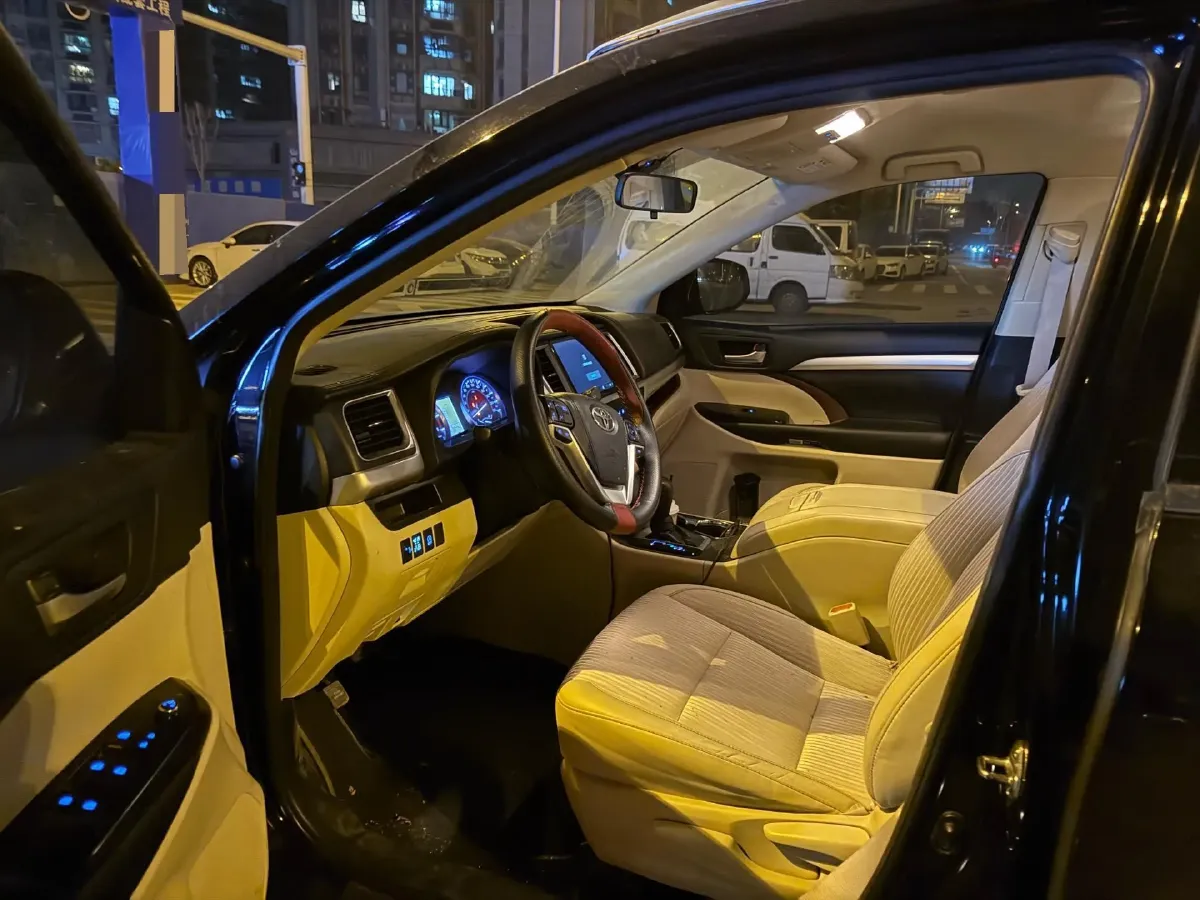 2018 Toyota Highlander 2.0T 220HP L4 6AT,autocango,china used car exporter,china ev exporter,chinese used car exporter,chinese used ev exporter