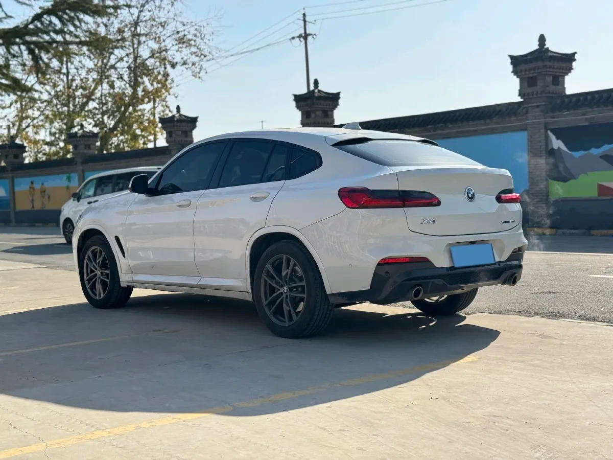 2021 BMW X4 2.0T 184HP L4 8AT,autocango,china used car exporter,china ev exporter,chinese used car exporter,chinese used ev exporter