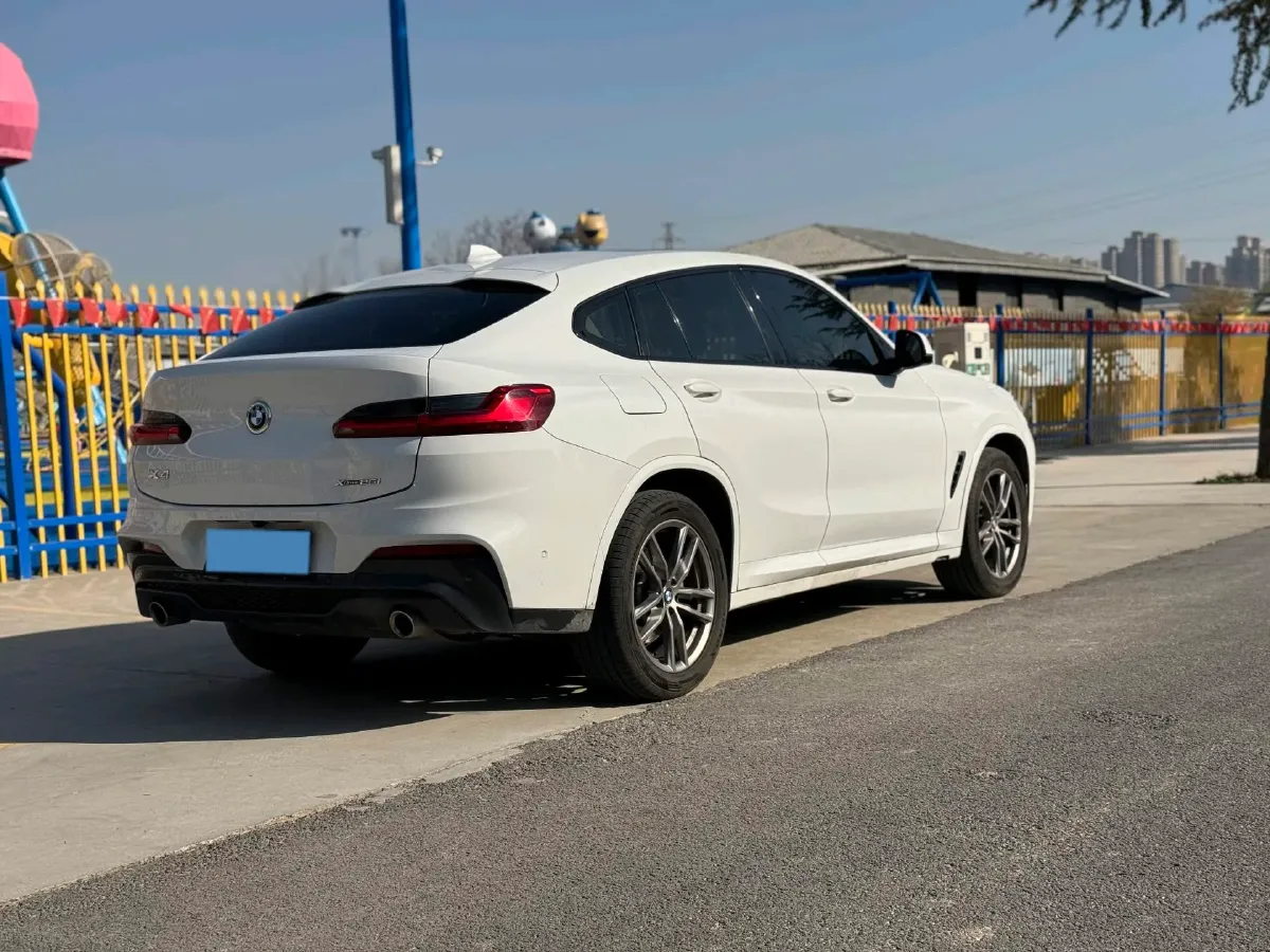 2021 BMW X4 2.0T 184HP L4 8AT,autocango,china used car exporter,china ev exporter,chinese used car exporter,chinese used ev exporter