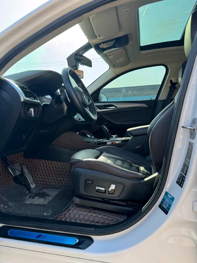 2021 BMW X4 2.0T 184HP L4 8AT,autocango,china used car exporter,china ev exporter,chinese used car exporter,chinese used ev exporter