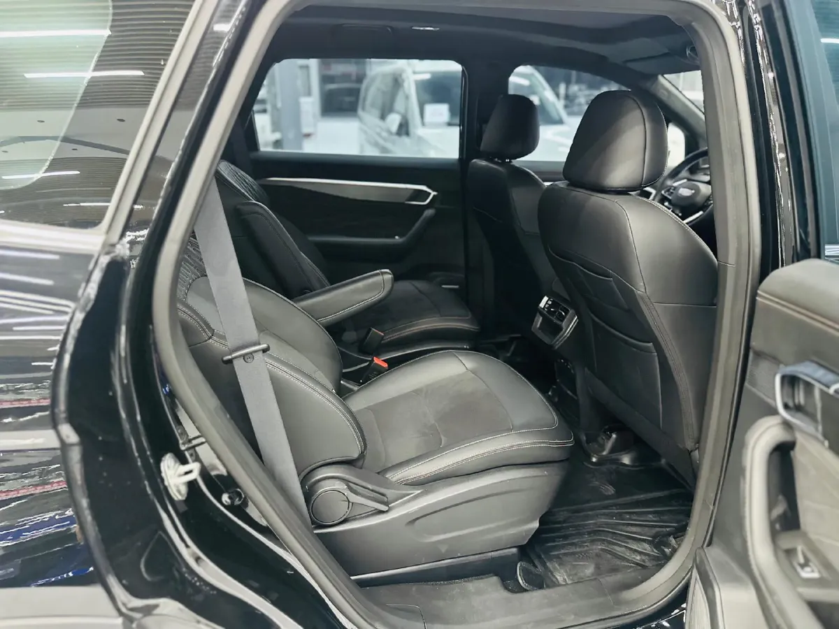 2025 Geely Okavango L 2.0T 218HP L4 7DCT,autocango,china used car exporter,china ev exporter,chinese used car exporter,chinese used ev exporter