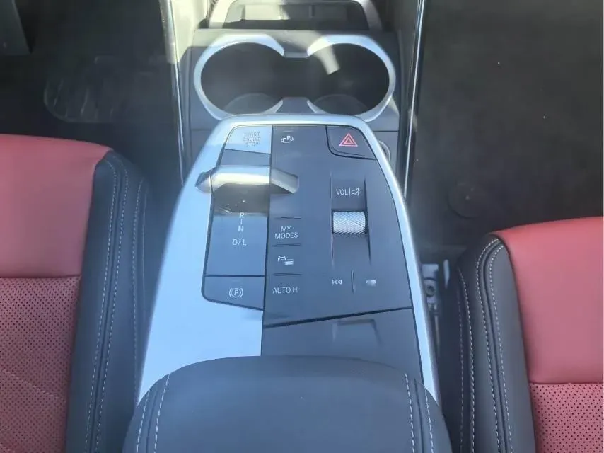 2024 BMW X1 2.0T 204HP L4 7DCT,autocango,china used car exporter,china ev exporter,chinese used car exporter,chinese used ev exporter