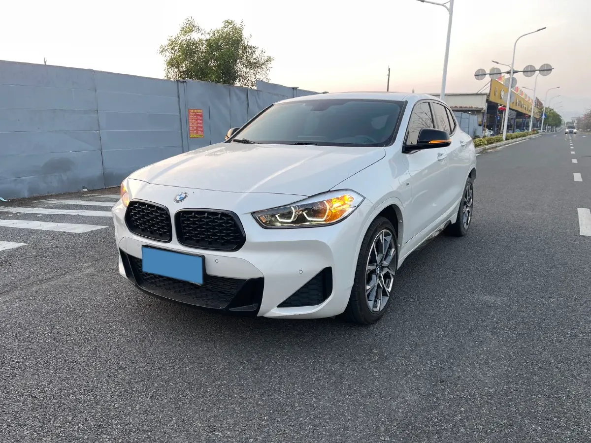 2022 BMW X2 2.0T 192HP L4 7DCT,autocango,china used car exporter,china ev exporter,chinese used car exporter,chinese used ev exporter