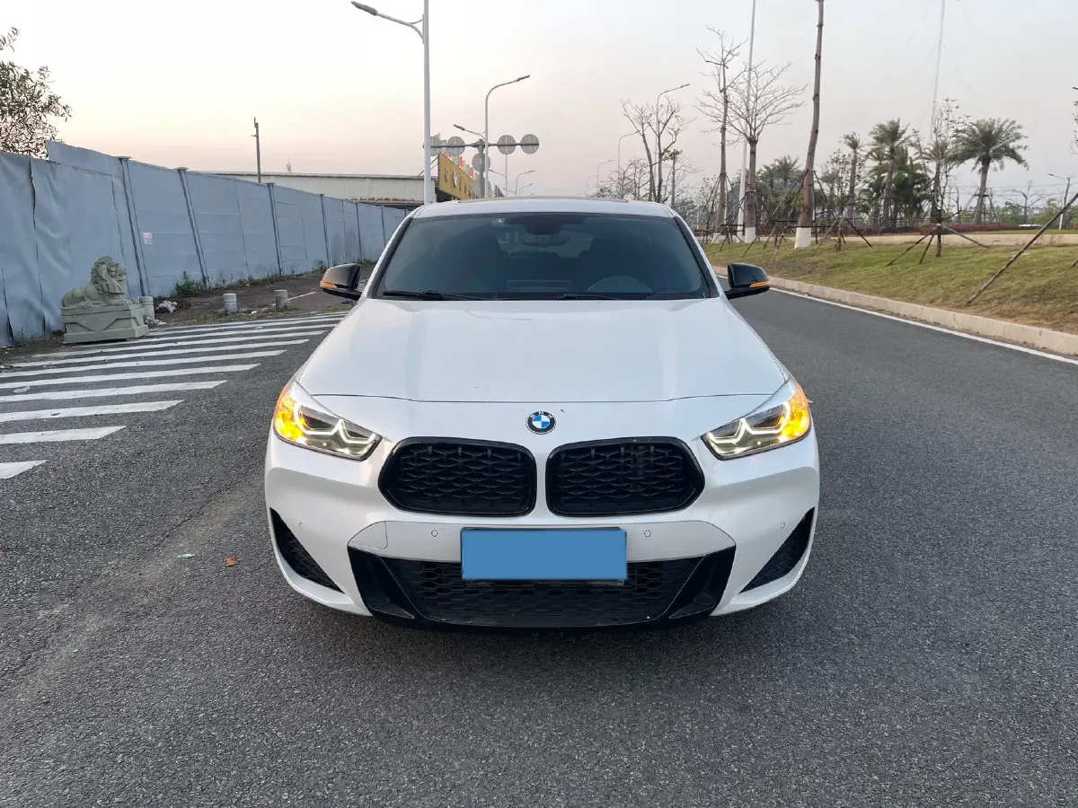 2022 BMW X2 2.0T 192HP L4 7DCT,autocango,china used car exporter,china ev exporter,chinese used car exporter,chinese used ev exporter