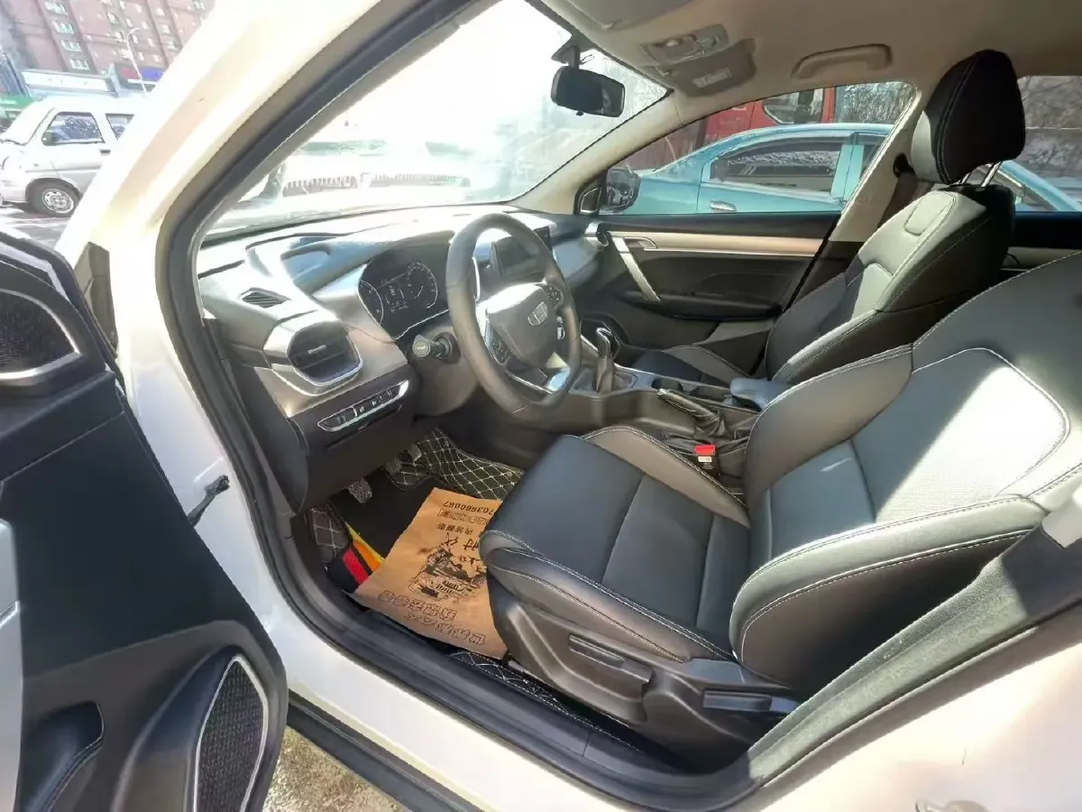 2025 Geely Coolray 1.5L 126HP L4 5MT,autocango,china used car exporter,china ev exporter,chinese used car exporter,chinese used ev exporter