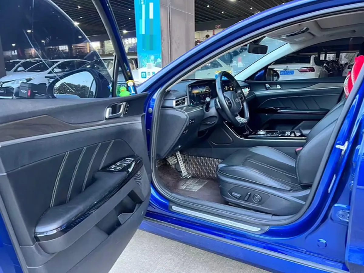 2021 Toyota Camry 2.0L 178HP L4 CVT,autocango,china used car exporter,china ev exporter,chinese used car exporter,chinese used ev exporter