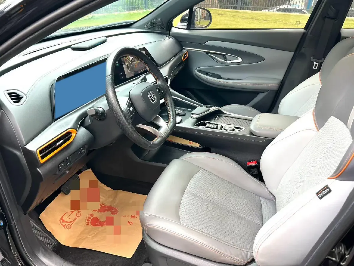 2022 ChangAn UNI-T 1.5T 188HP L4 7DCT,autocango,china used car exporter,china ev exporter,chinese used car exporter,chinese used ev exporter