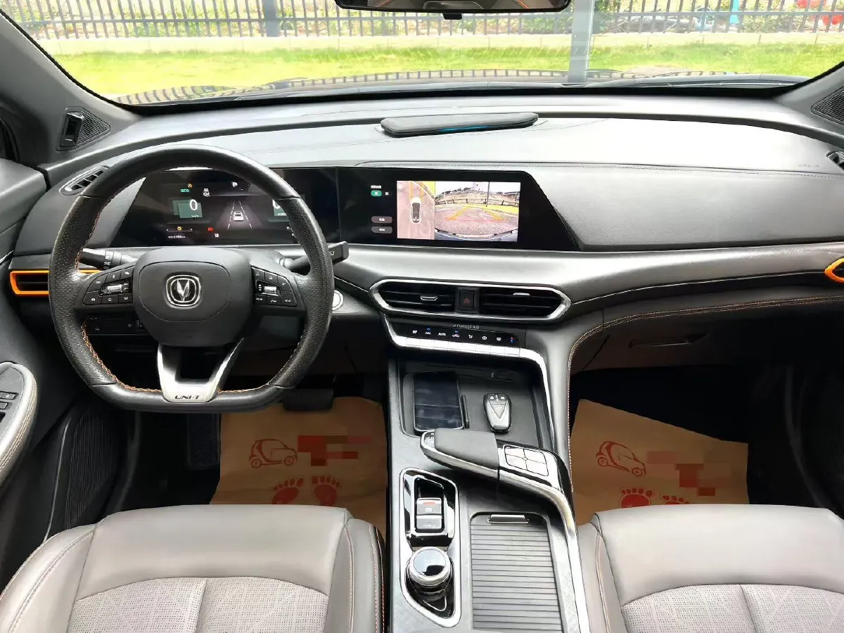 2022 ChangAn UNI-T 1.5T 188HP L4 7DCT,autocango,china used car exporter,china ev exporter,chinese used car exporter,chinese used ev exporter