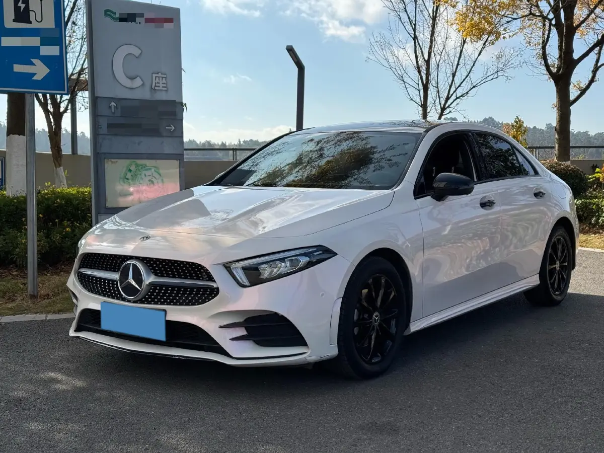 2020 Mercedes-Benz A Class 1.3T 163HP L4 7DCT