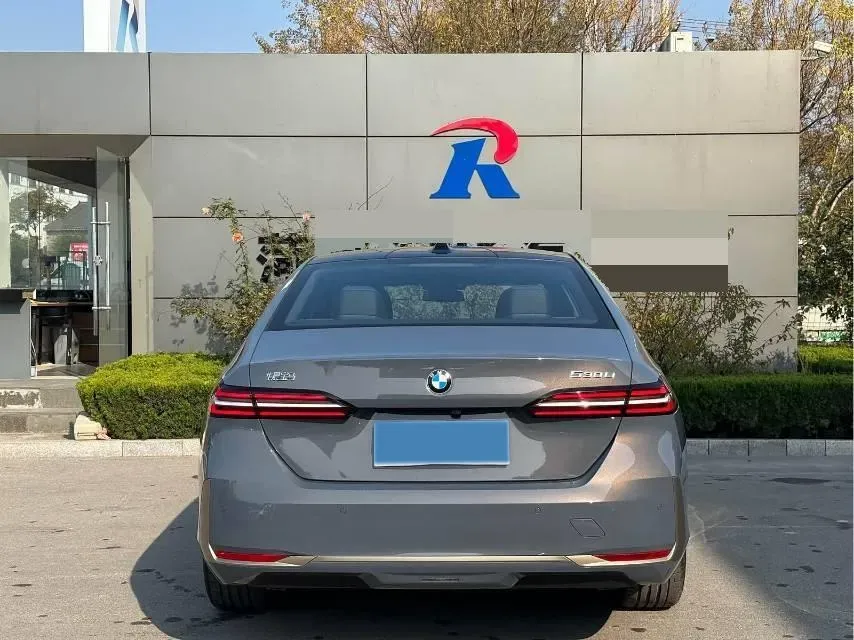2024 BMW 5 Series 2.0T 258HP L4 8AT,autocango,china used car exporter,china ev exporter,chinese used car exporter,chinese used ev exporter
