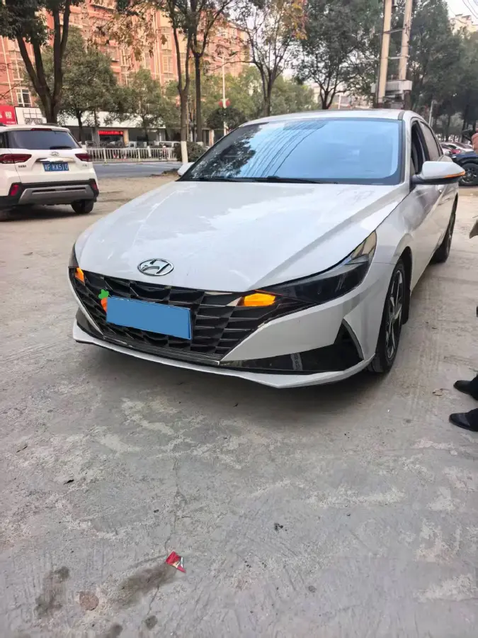 2022 Hyundai Elantra 1.5L 115HP L4 CVT