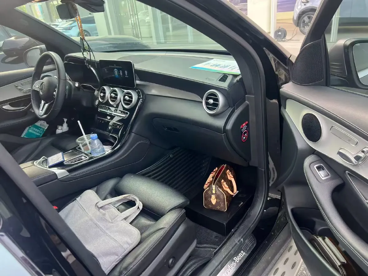 2021 Mercedes-Benz GLC Class 2.0T 197HP L4 9AT,autocango,china used car exporter,china ev exporter,chinese used car exporter,chinese used ev exporter