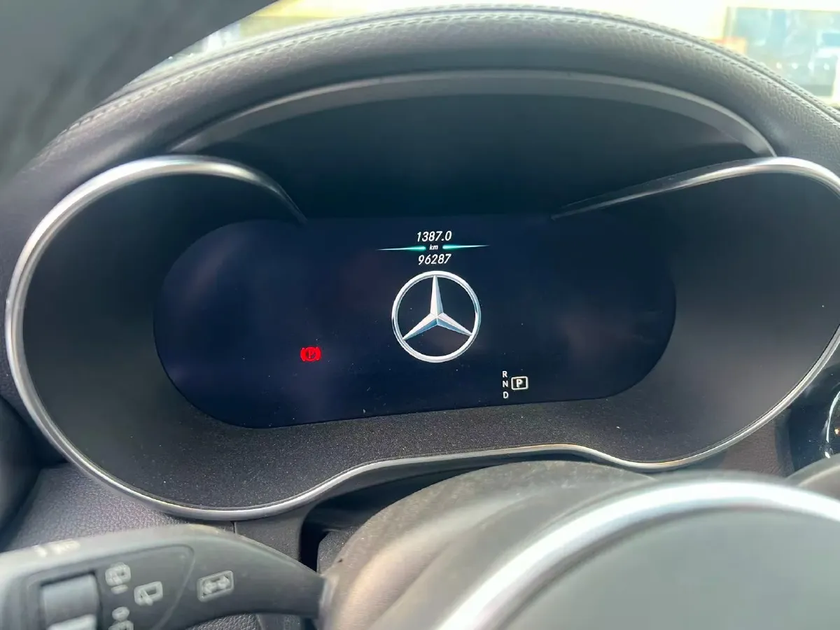 2021 Mercedes-Benz GLC Class 2.0T 197HP L4 9AT,autocango,china used car exporter,china ev exporter,chinese used car exporter,chinese used ev exporter