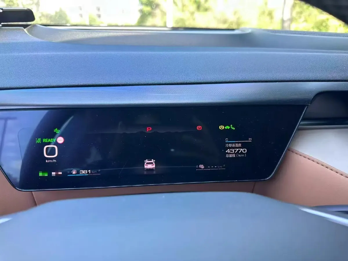 2022 WEY Latte 1.5T 156HP L4 2DHT PHEV 34KWH,autocango,china used car exporter,china ev exporter,chinese used car exporter,chinese used ev exporter