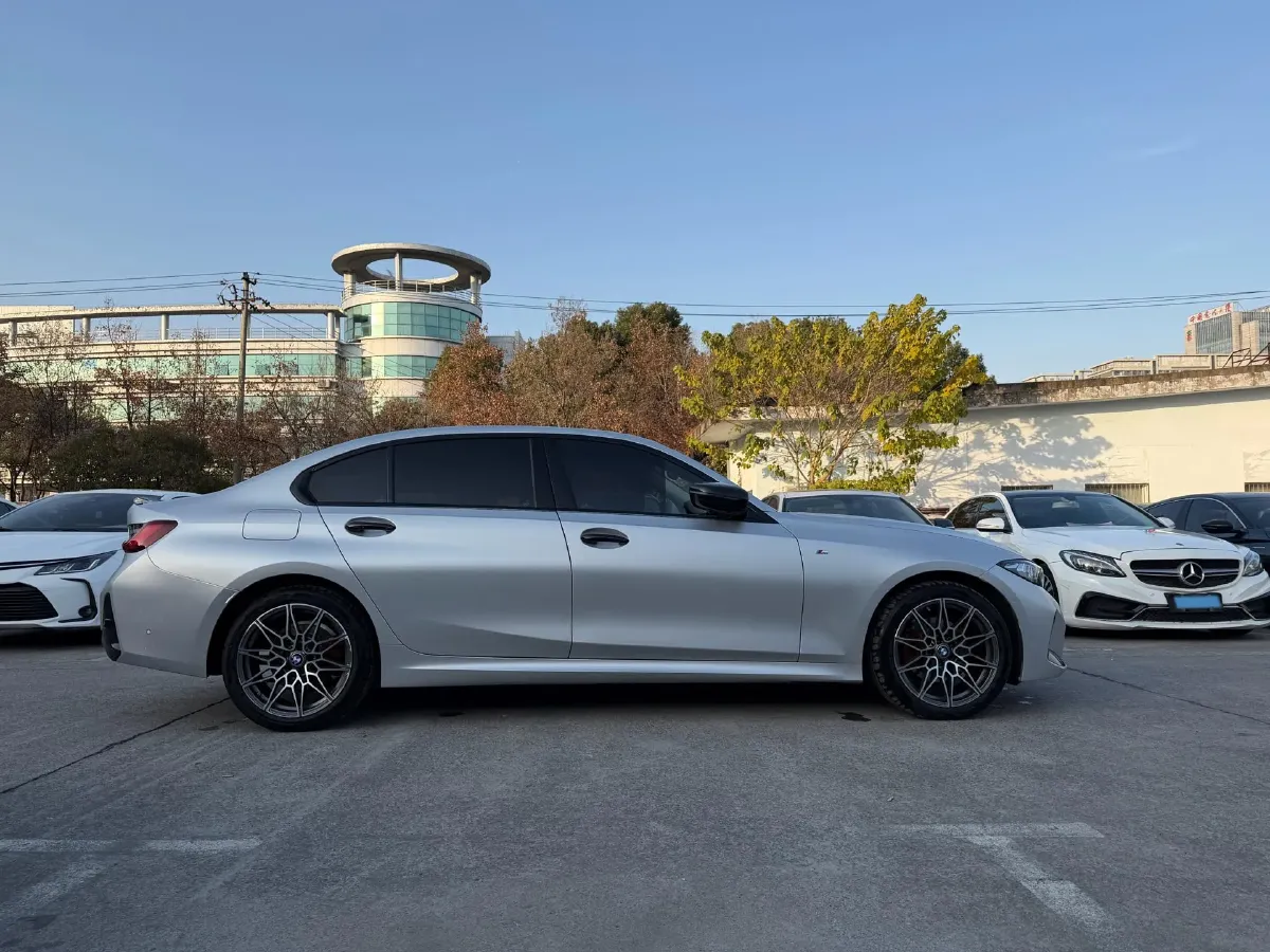 2025 BMW 3 Series 2.0T 184HP L4 8AT,autocango,china used car exporter,china ev exporter,chinese used car exporter,chinese used ev exporter