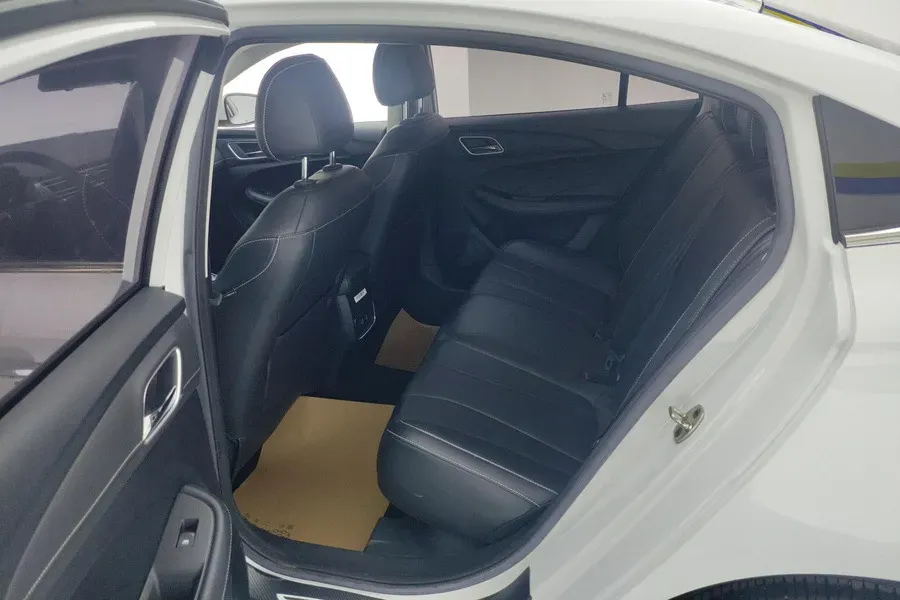 2020 Roewe i5 1.5L 120HP L4 CVT,autocango,china used car exporter,china ev exporter,chinese used car exporter,chinese used ev exporter