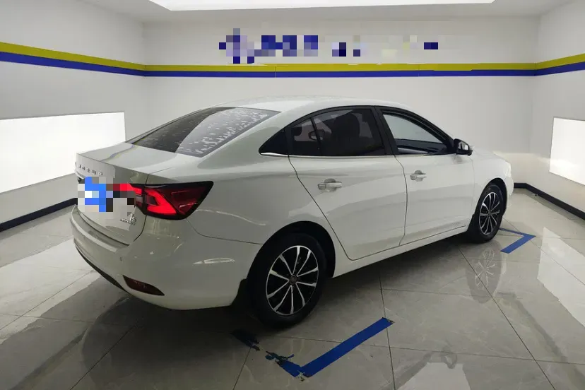 2020 Roewe i5 1.5L 120HP L4 CVT,autocango,china used car exporter,china ev exporter,chinese used car exporter,chinese used ev exporter