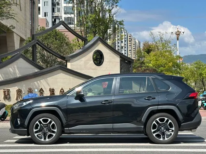 2020 Toyota RAV4 2.0L 171HP L4 CVT,autocango,china used car exporter,china ev exporter,chinese used car exporter,chinese used ev exporter