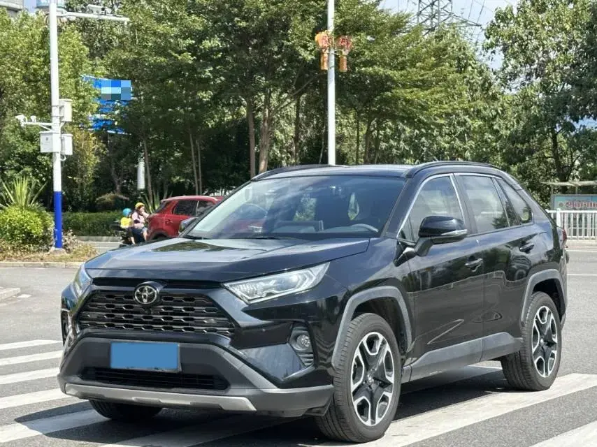 2020 Toyota RAV4 2.0L 171HP L4 CVT