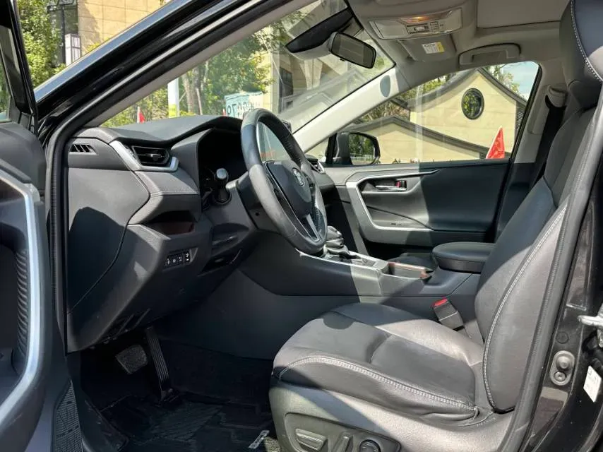 2020 Toyota RAV4 2.0L 171HP L4 CVT,autocango,china used car exporter,china ev exporter,chinese used car exporter,chinese used ev exporter