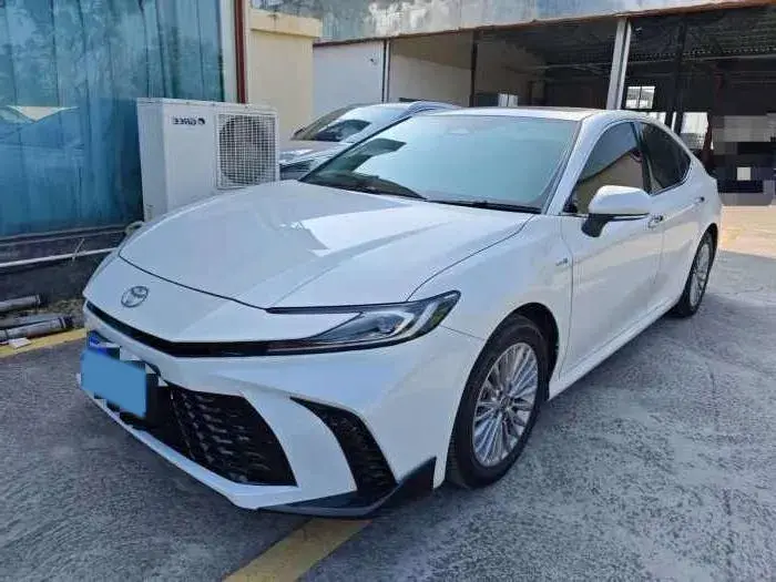 2024 Toyota Camry 2.0L 152HP L4 E-CVT Hybrid