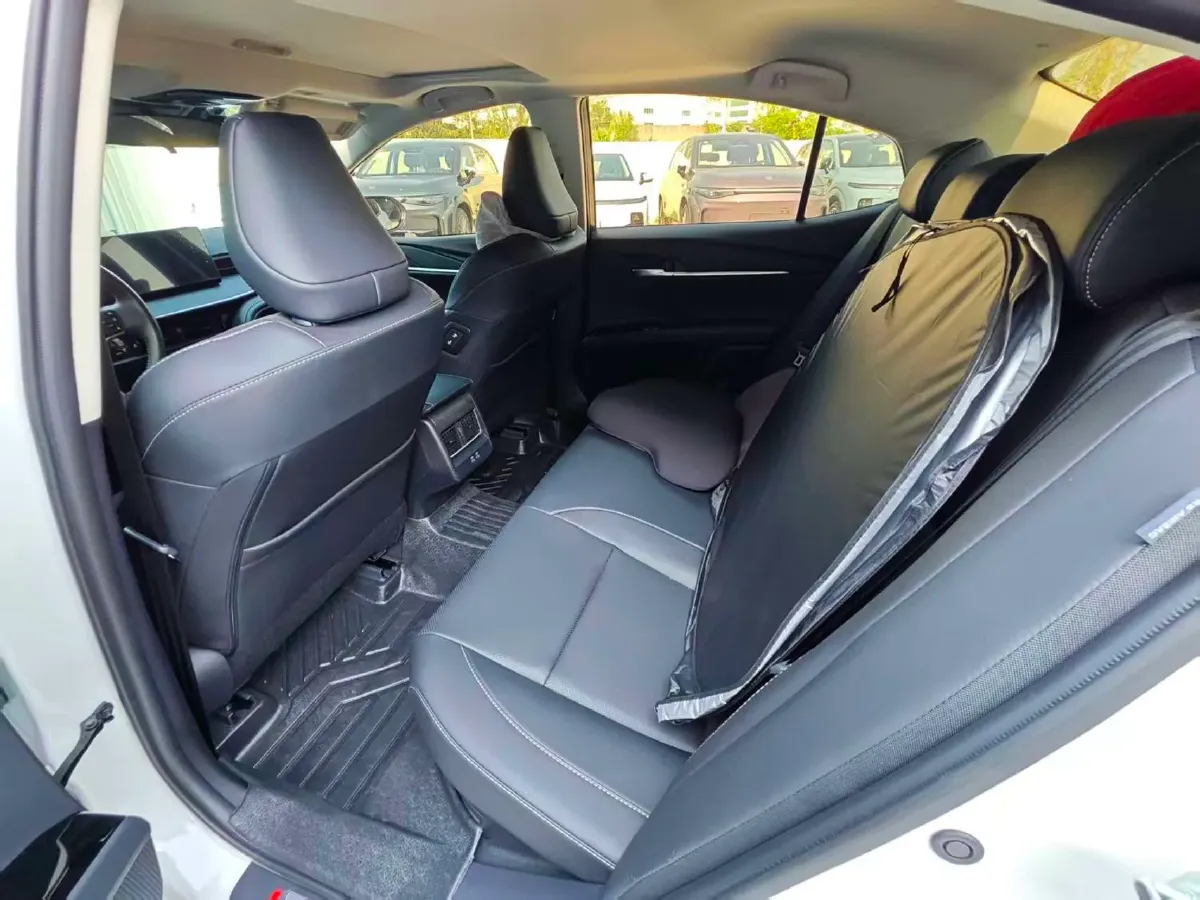 2024 Toyota Camry 2.0L 152HP L4 E-CVT Hybrid,autocango,china used car exporter,china ev exporter,chinese used car exporter,chinese used ev exporter