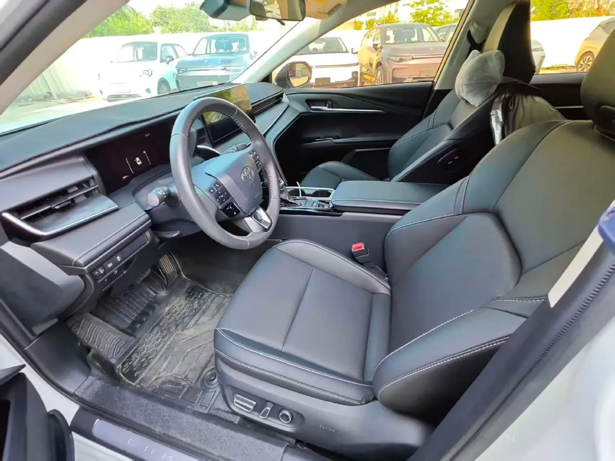 2024 Toyota Camry 2.0L 152HP L4 E-CVT Hybrid,autocango,china used car exporter,china ev exporter,chinese used car exporter,chinese used ev exporter