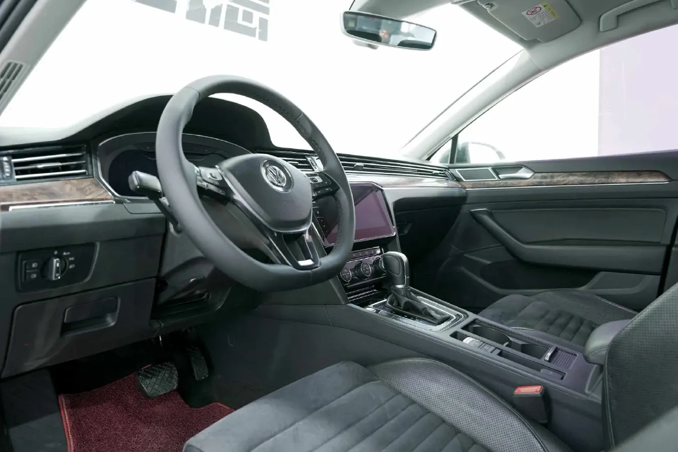 2017 Volkswagen Magotan 1.8T 180HP L4 7DCT,autocango,china used car exporter,china ev exporter,chinese used car exporter,chinese used ev exporter