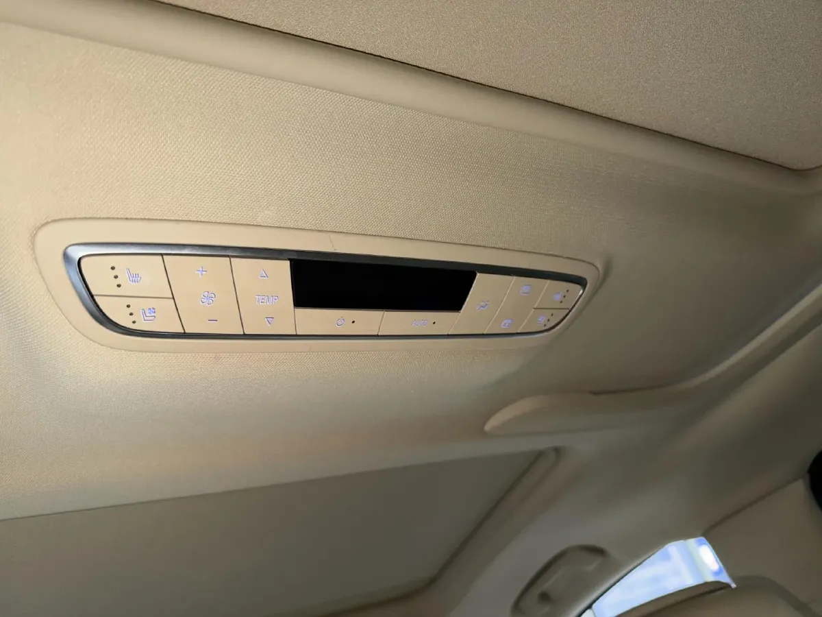 2022 Buick GL8 2.0T 237HP L4 9AT,autocango,china used car exporter,china ev exporter,chinese used car exporter,chinese used ev exporter