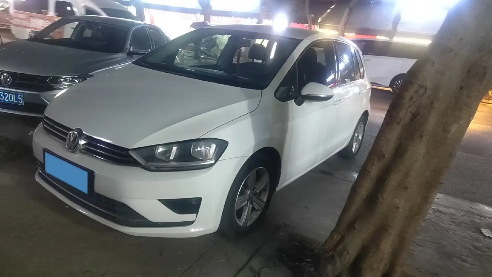 2016 Volkswagen Golf Sportsvan 1.6L 110HP L4 6AT