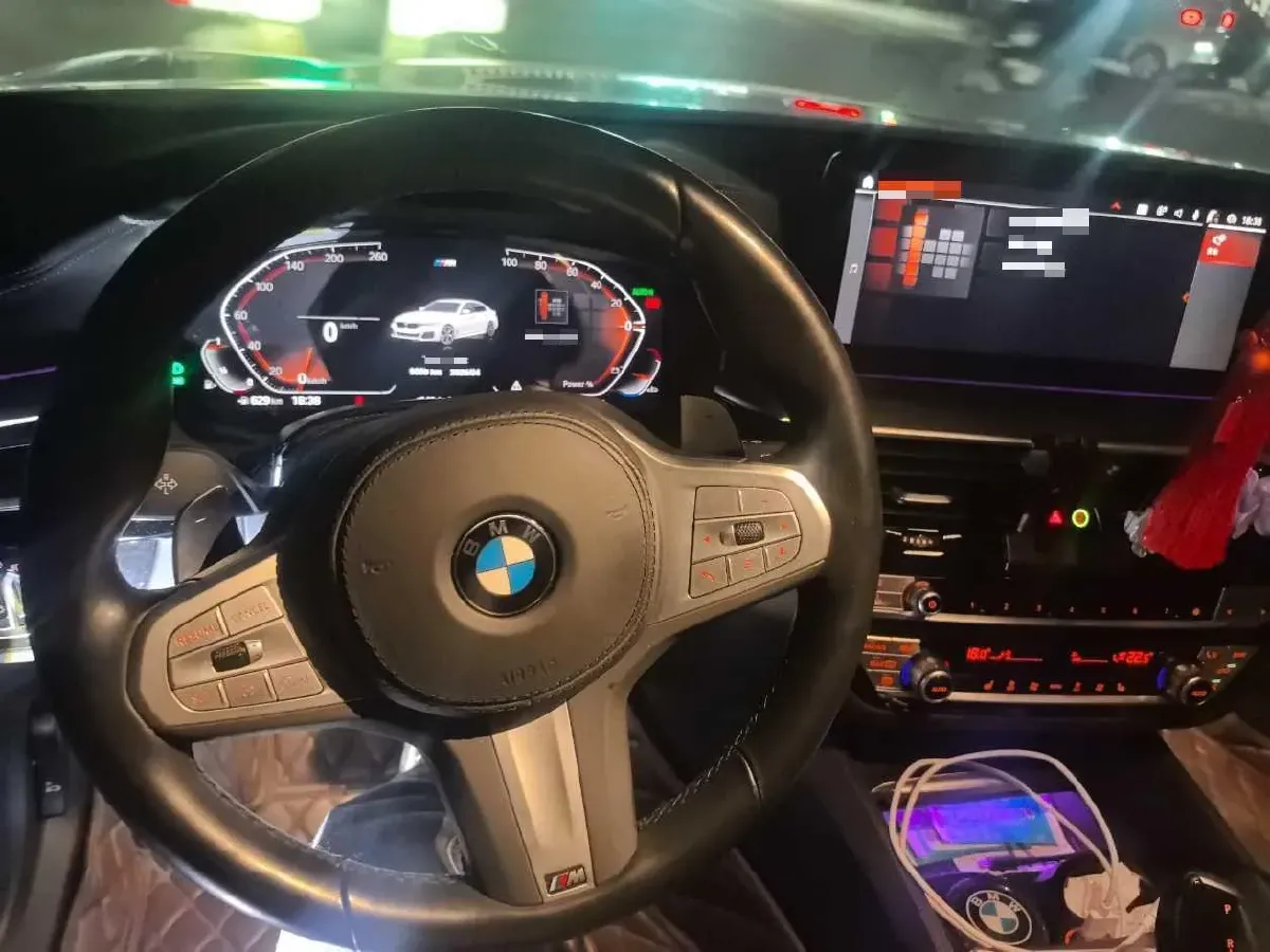 2023 BMW 5 Series 2.0T 245HP L4 8AT,autocango,china used car exporter,china ev exporter,chinese used car exporter,chinese used ev exporter