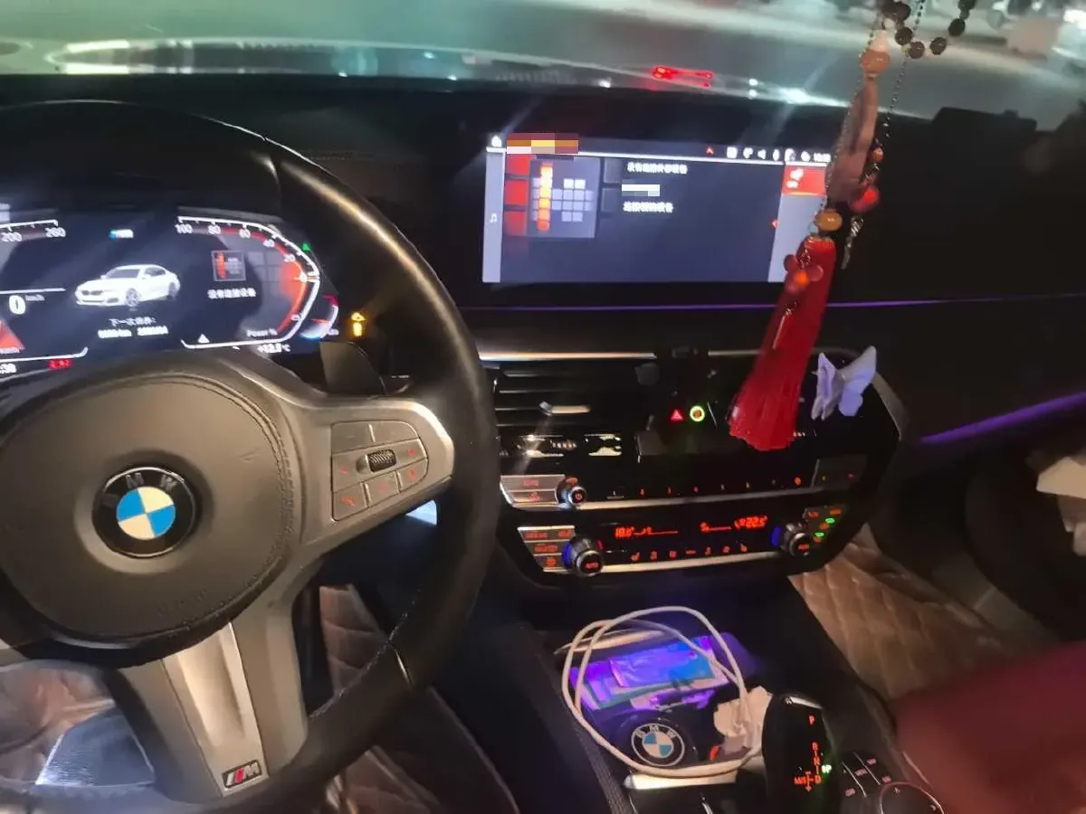 2023 BMW 5 Series 2.0T 245HP L4 8AT,autocango,china used car exporter,china ev exporter,chinese used car exporter,chinese used ev exporter