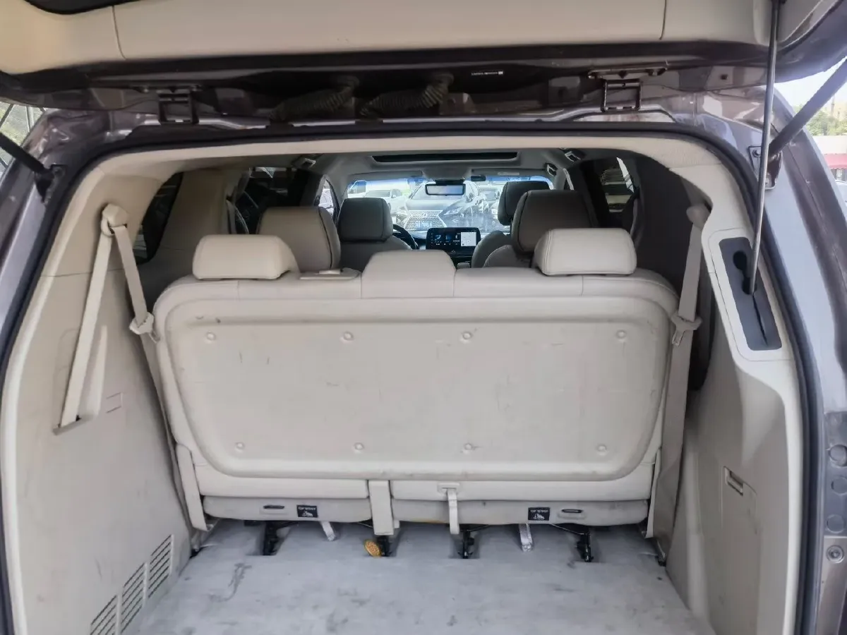 2021 Buick GL8 2.0T 237HP L4 9AT,autocango,china used car exporter,china ev exporter,chinese used car exporter,chinese used ev exporter